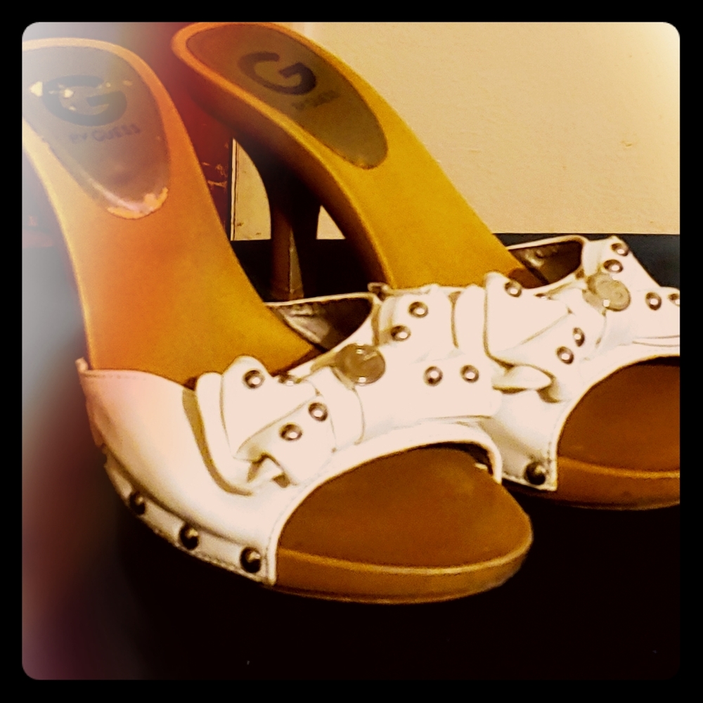 Guess Slide On Kitten Heel